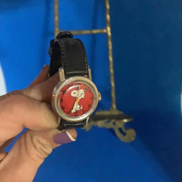 Need repair Vintage 1960s ‘Snoopy’ by ‘Timex’ Hand-Wind‎ Watch